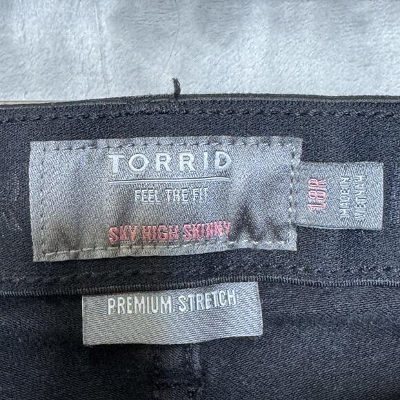 Torrid Jeans Womens 18R Black Sky High Skinny High Rise Button Fly Distressed - Picture 6 of 12